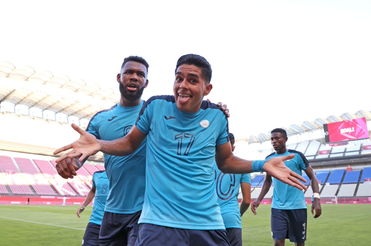 juegosolimpicos's tweet photo. Vas perdiendo por dos veces 😱
La eliminación aparece de fondo 😰
Das vuelta y ganas en el 87' 😎

⚽ Honduras nunca se rinde 🇭🇳

#Tokyo2020 #JuegosOlímpicos https://t.co/ZWlnyjVAZP