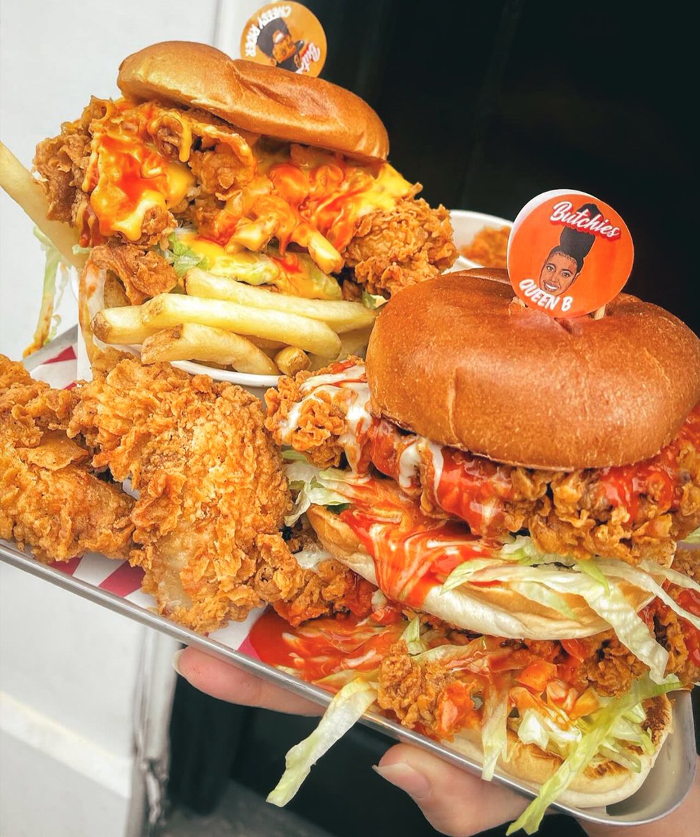 Get yourself ready. This is going to be one messy Sunday. 🍔🍗🍟 | 📷 IG: eatingwithtod #BurgerLove #BurgerPorn