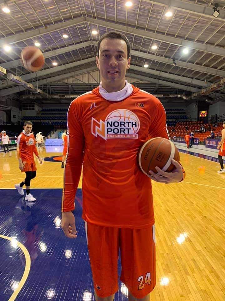 BrgyGinebraKigs's tweet photo. Greg Slaughter Northport Batang Pier Debut.

23pts, 17rebs, 10/18 FGs, 1/3 3PTs🔥

Happy for you Greg! 💓

#OnceAKingAlwaysAKing https://t.co/cfu9tVYHm8