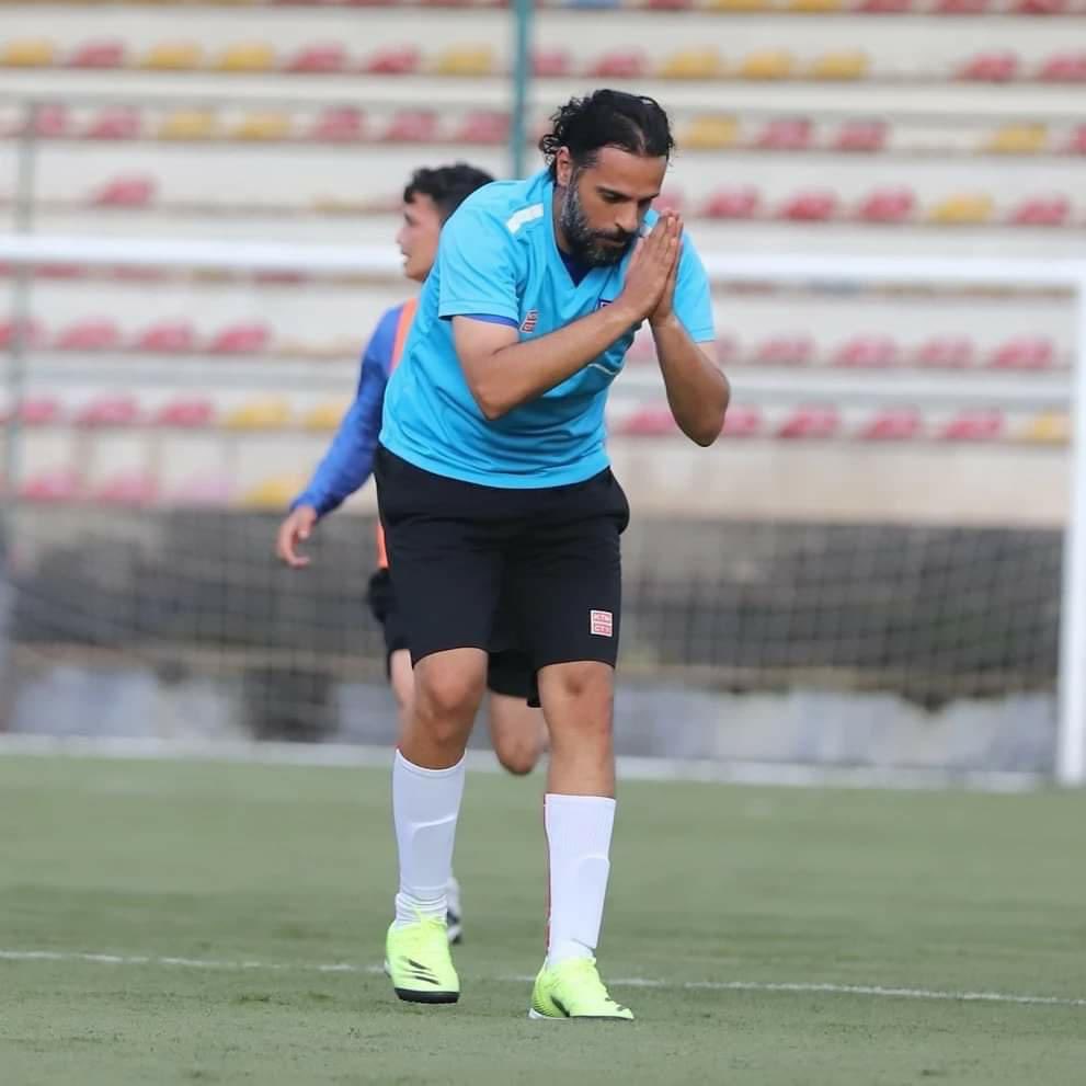 ग्राहम रोबर्टसले नेपाली टिम छोड्नुको कारण थियो एन्फा को राजनिति !
प्याट्रिक ओजेम्सले नेपाली टिम छोडे कारण थियो एन्फा को राजनीति
आज Abdullah Almutairi ले एन्फालाई राजिनामा पत्र बुझाउदै छन्😭 कारण एन्फा को राजनिति 😠
धन्यवाद व्यक्तिगत स्वार्थ भएकाहरु सबैलाई !
#साभार