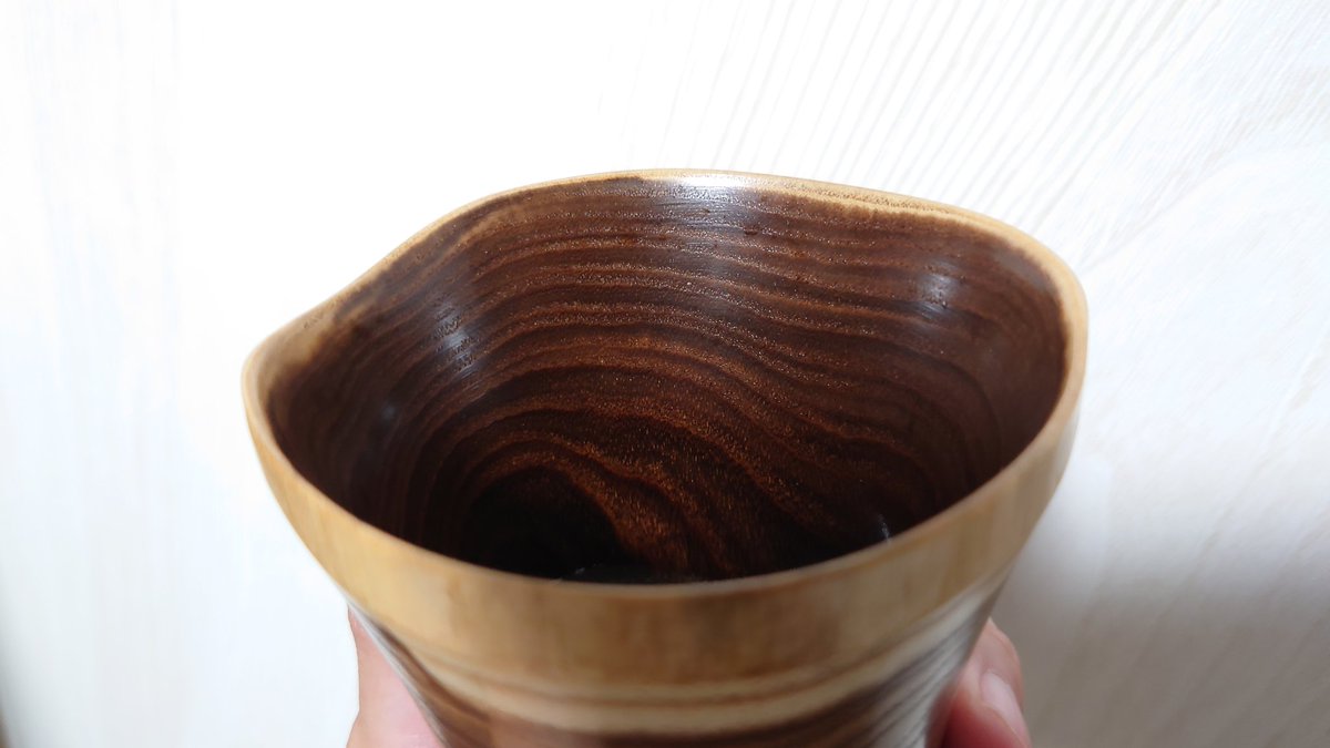 Bihoro104's tweet photo. 美幌町 円舘工芸舎 さんの新商品『延寿杯(えんじゅはい)』

北海道産の槐(えんじゅ)の木目が気分を高める。

この木目模様を生み出す木地師は、おそらく日本でも美幌町の円舘さんしかいない。

美幌町が誇る技術が生み出すとても貴重なカップです。

円舘工芸舎HP
https://t.co/pwOmOW1A7c https://t.co/HS8ogKBUs9