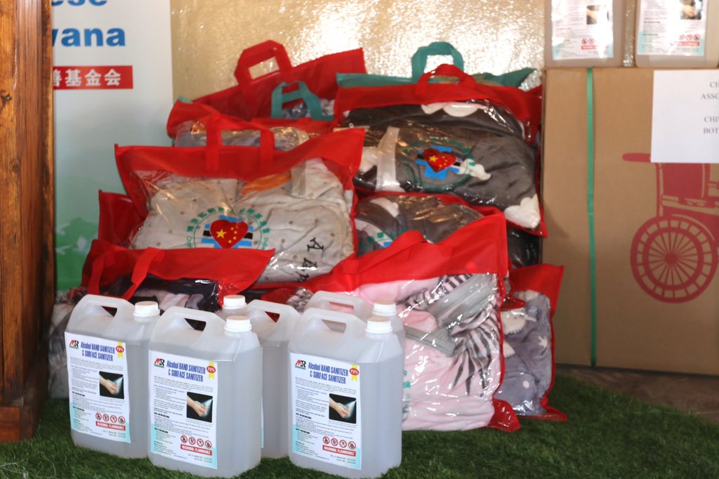 MilesNan2017's tweet photo. Pleasure to be in Old Naledi again, weather is cold ,But When we see our elders&amp;children we feel that warmness, with one common goal,sharing the little we have with those in need.Our contribution as CACB to residents of Old Naledi will never stop as we are part of this community. https://t.co/tvaNmnf5Fq