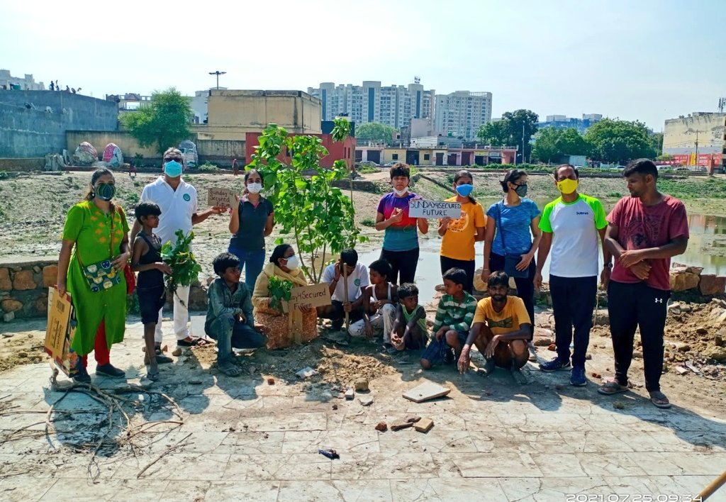 #Sunday4SecuredFuture team at its work!
<a href="/Saanvi/">naresh jairath</a> along with the team planted 17 tropical #trees on her #17th birthday!
<a href="/Sunday4SF/">Sunday4SecuredFuture</a> <a href="/AaravSeth_/">AaravSeth🇮🇳</a> <a href="/JanineClimate/">💧 @ClimateJanine.Bsky.Social</a> <a href="/endelstamberg/">Endel Stamberg #FightFor1Point5</a> <a href="/ShikhaSeth17/">Shikha Seth</a> <a href="/KaoHua3/">Ola</a> @ChristineCooman <a href="/Sarahhh_lndian/">SARAH 🇮🇳🌍</a> <a href="/CREB_TechNerd/">CREBA</a> @rwclimate <a href="/PamelaFalk/">Pamela Falk Correspondent United Nations</a> <a href="/WakioDorcas/">Dorcas Wakio</a>