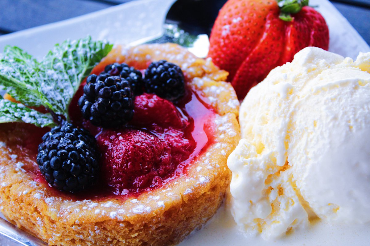 Champps's tweet image. Life's too short to skip dessert!✨ Treat yourself to a delicious Berry Butter Cake!
(📷: @cuisineandcocktails)