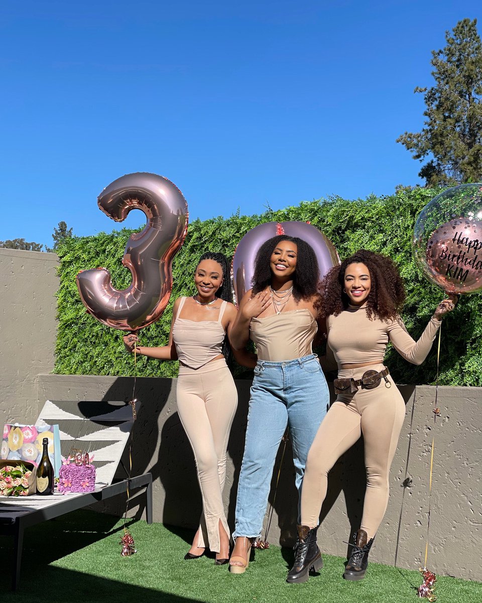 Kim_dupont's tweet image. Dirty30🥂