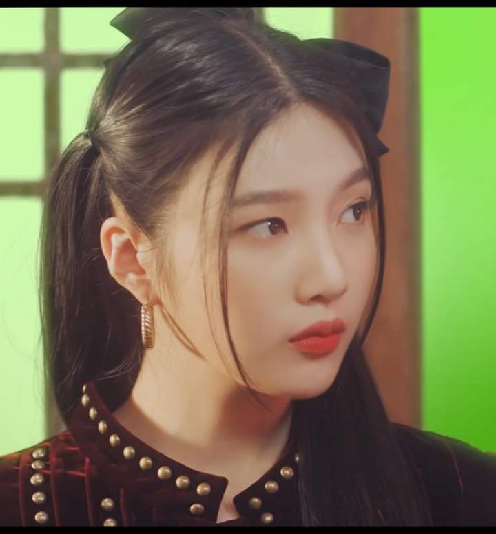 xviiienaihhh's tweet photo. THIS JOY???
#RedVelvet
#JOY
#QueensArchive
#REDVELVETISBACK https://t.co/FYIETqDUHS