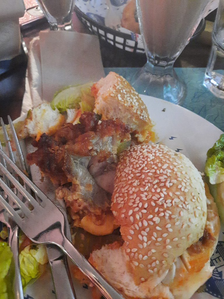 cateholmes's tweet photo. @thedinertweets 🤢🤢🤢 food poisoning on a plate. Vile.  #dangerousfood https://t.co/MKsxCy0QN8