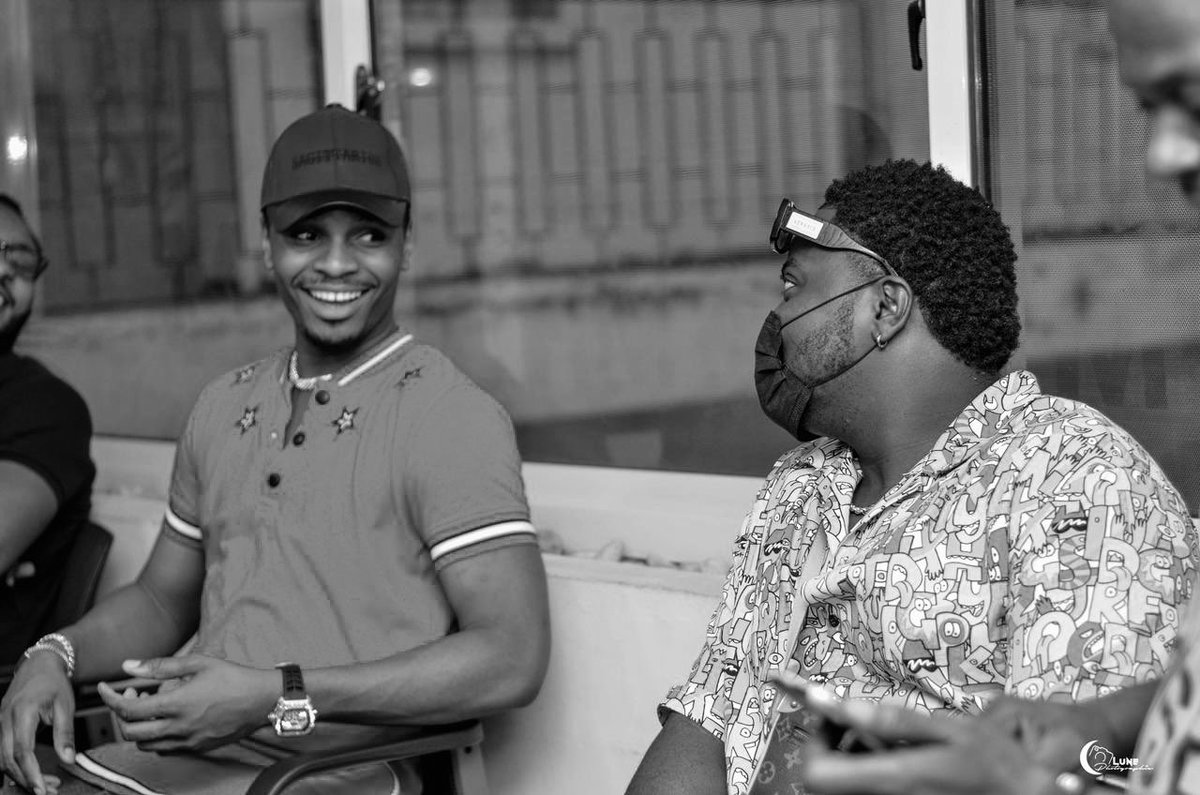 nixxonofficiel's tweet photo. 😄 w/ @Gallygarvey #cls #takeover #zongelanga #boyokakawapi
#sundayfunday #musiquecongolaise🇨🇩 #stream #youtube 🎶👉🏽 https://t.co/ivjt1HXM1d https://t.co/em4Pafnomt