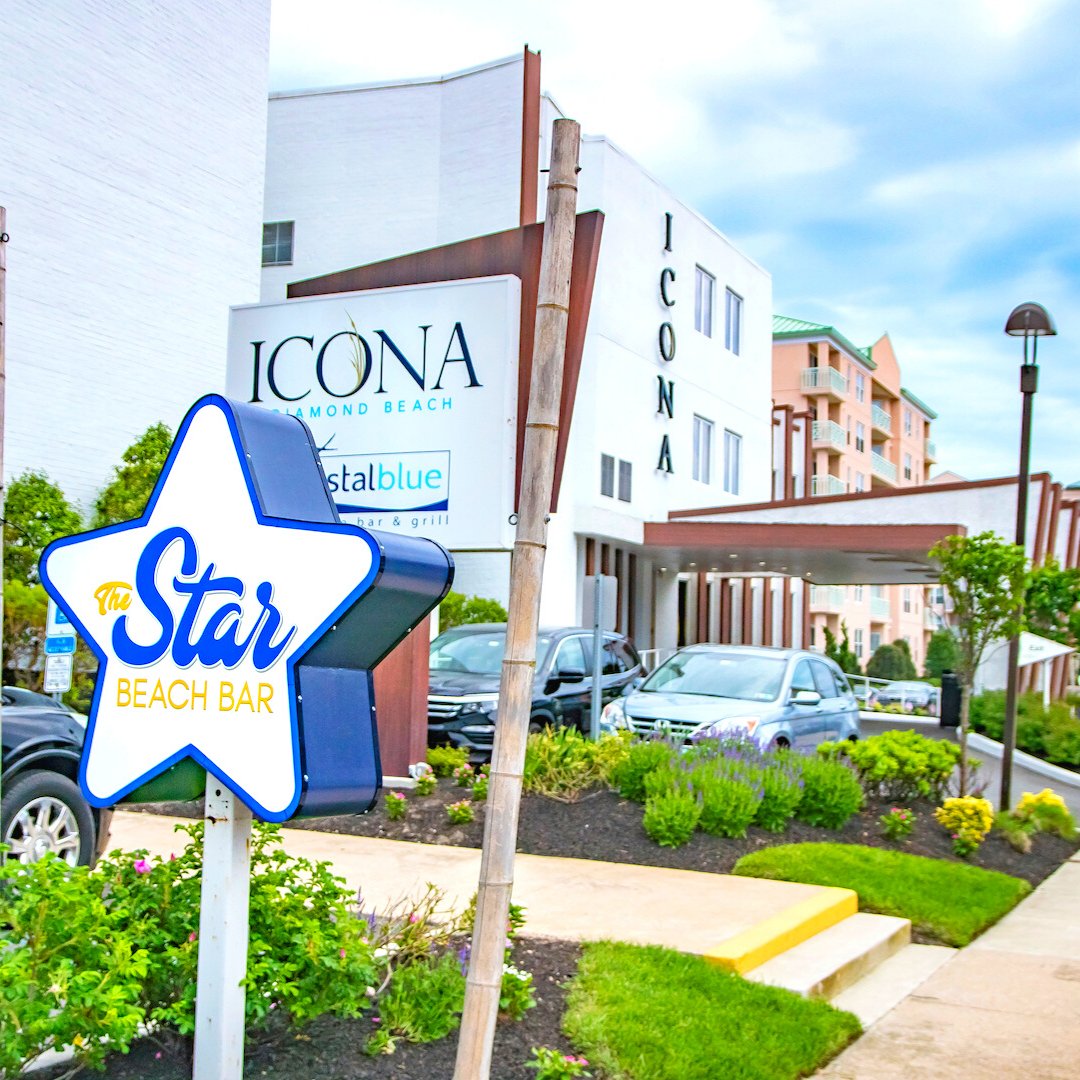 starbeachbar's tweet photo. The ICONA Diamond Beach valet would be more than happy to park your car for you if you choose! Just show your receipt to the valet team at the end of your time here to get free valet parking! 🚗

#StarBeachBar #WildwoodBars #NJBars #BeachBars #BeachFun #OutdoorDining https://t.co/I3TP4FAZFn