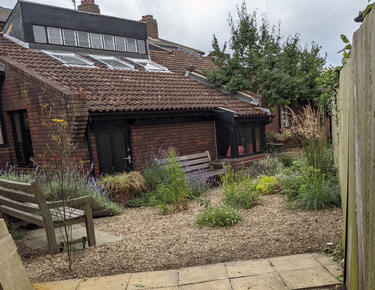 After 16 months, Hampton Wick Library is open again! The Friends' gardening gang has been in to tidy up so everything's looking lovely. See you soon. fhwl.org.uk