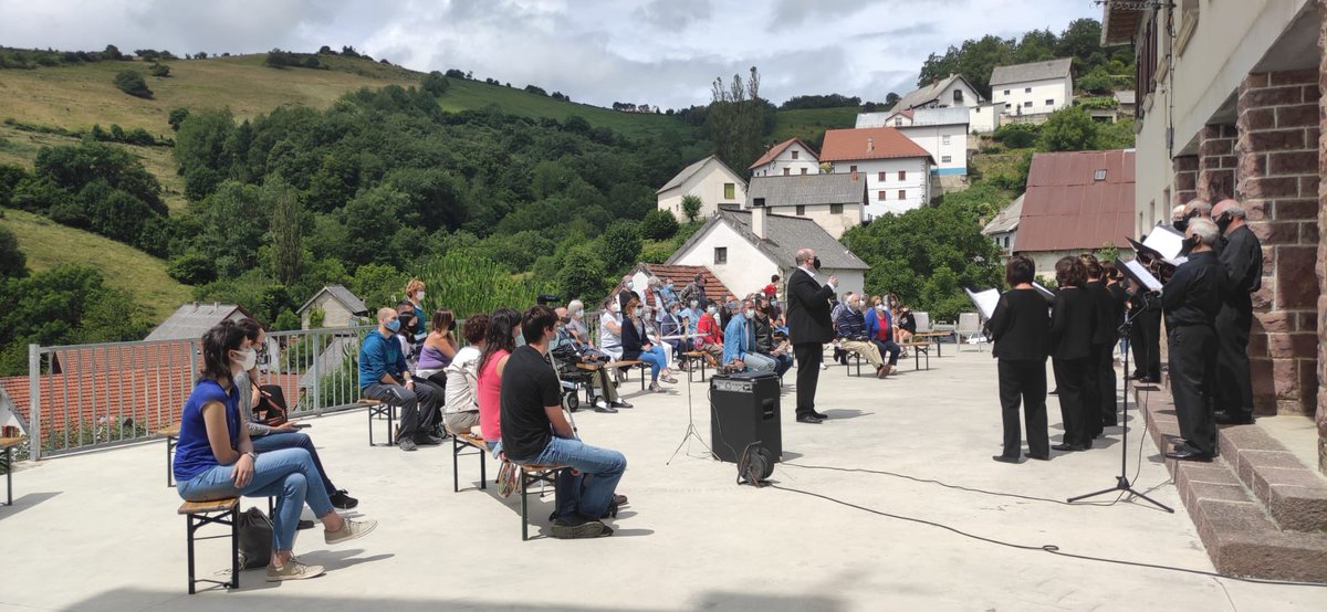 Gaur Arian Aezkoako bedratzi taupaden bigarren saioa izan dugu. Mila esker parte hartu duzuenei! / Hoy en Aria hemos tenido la segunda sesión de aezkoako bedratzi taupadak, gracias a lxs que habéis participado!!!