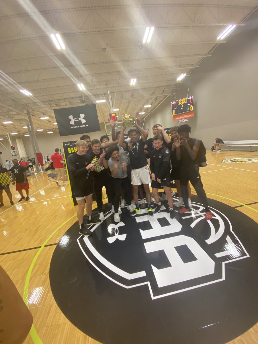 PGC2022's tweet photo. @Learic12 is your @UAassociation FUTR X - Slam Dunk Champion ‼️
#UAA🏀
#PGCFamily💜
#WinForRitchie🤍 https://t.co/M4Di1m3d0h