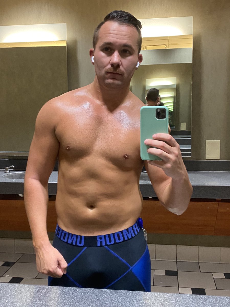 Tyler_Klein's tweet image. #sweatysunday