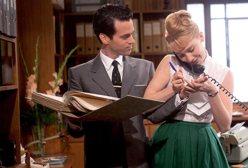 любовь на кончиках пальцев фильм 2012. дата выхода серий любовь с кончиков пальцев. дебора франсуа любовь на кончиках пальцев. кадр из фильма любовь на кончиках пальцев. любовь на кончиках пальцев.