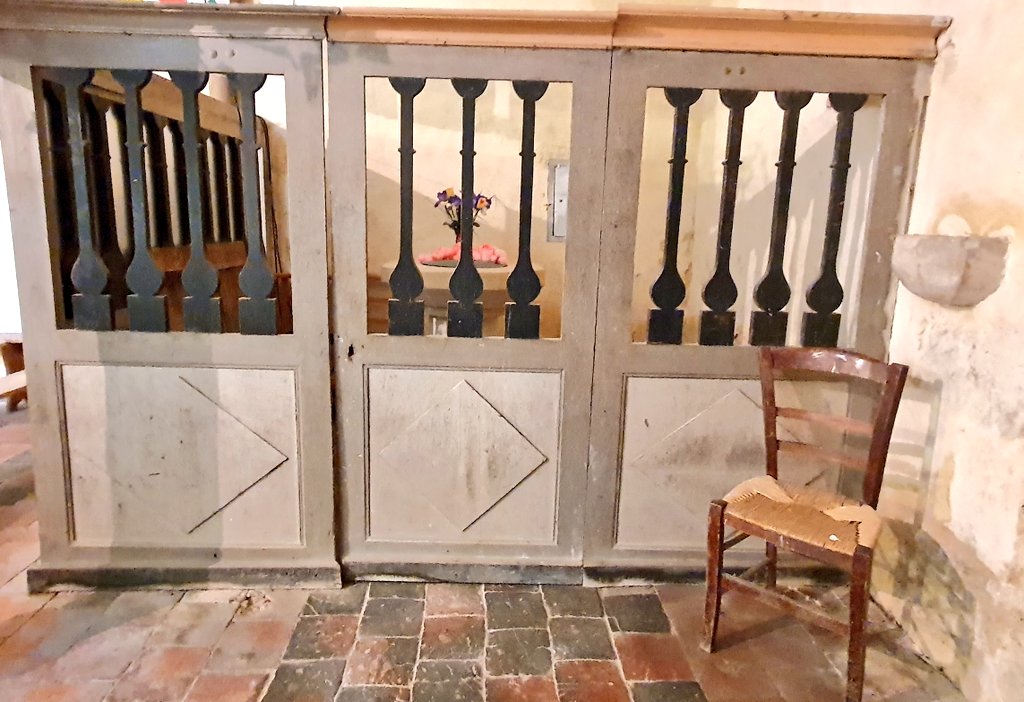 Rich_Art1's tweet photo. Revue de détail a la #RandowStyle #Bis 
Eglise de Chalivoy-Milon #Berry https://t.co/yEY145grPL