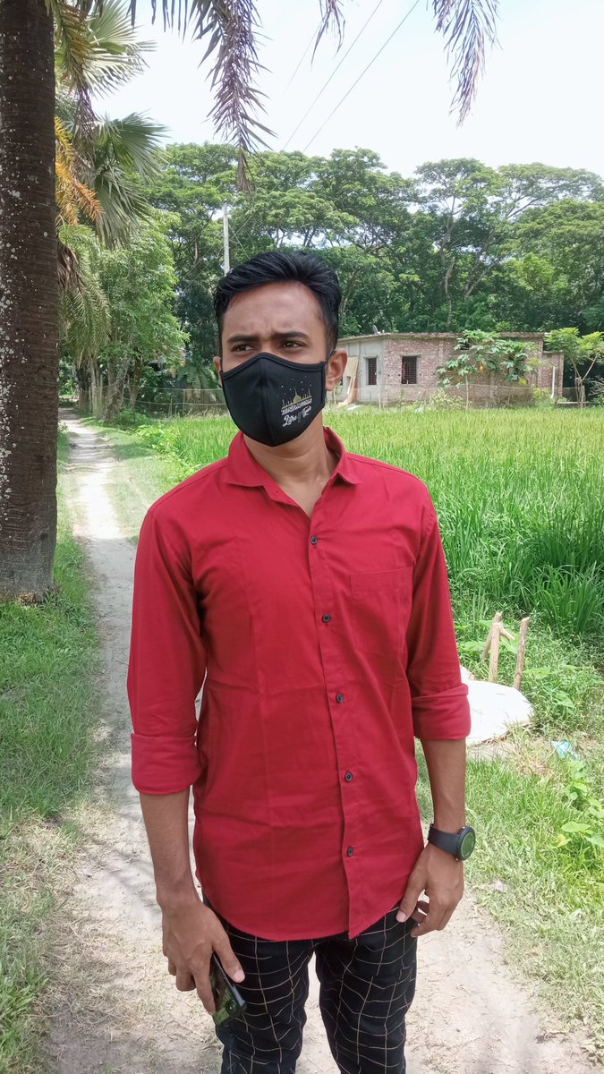 সব কিছু স্কুল-কলেজে
 শিখানো হয়না, 
বাস্তবতাও অনেক কিছু 
শিখিয়ে দেয়।
