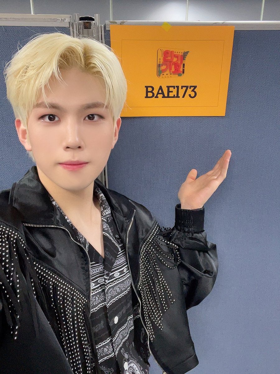 BAE173_member's tweet photo. [#영서]
재밌었던 사랑했다 활동!!😆
#BAE173 #비에이이173
#YOUNGSEO https://t.co/iHlXeziAMl