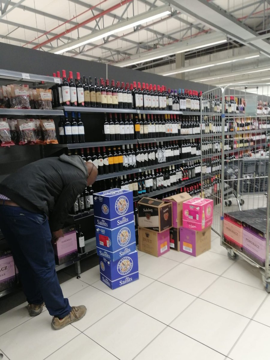 LaurieBotha's tweet photo. Unpacking wine today...great! Hope to get good news tonight #LockdownSA Kan nie meer so aangaan nie @KwaggaBoucher @4KobusWiese @zarsg met @heintweets sal ons vanaand meer kan vertel op #kommentaar @WineTourismSA @GrootePost @LaBoucher https://t.co/xX01GSWMDp