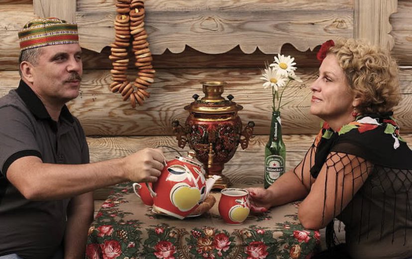 easteuropeworld's tweet photo. Belarusian couple enjoying tea in a traditional set-up https://t.co/dx04gaKr4N