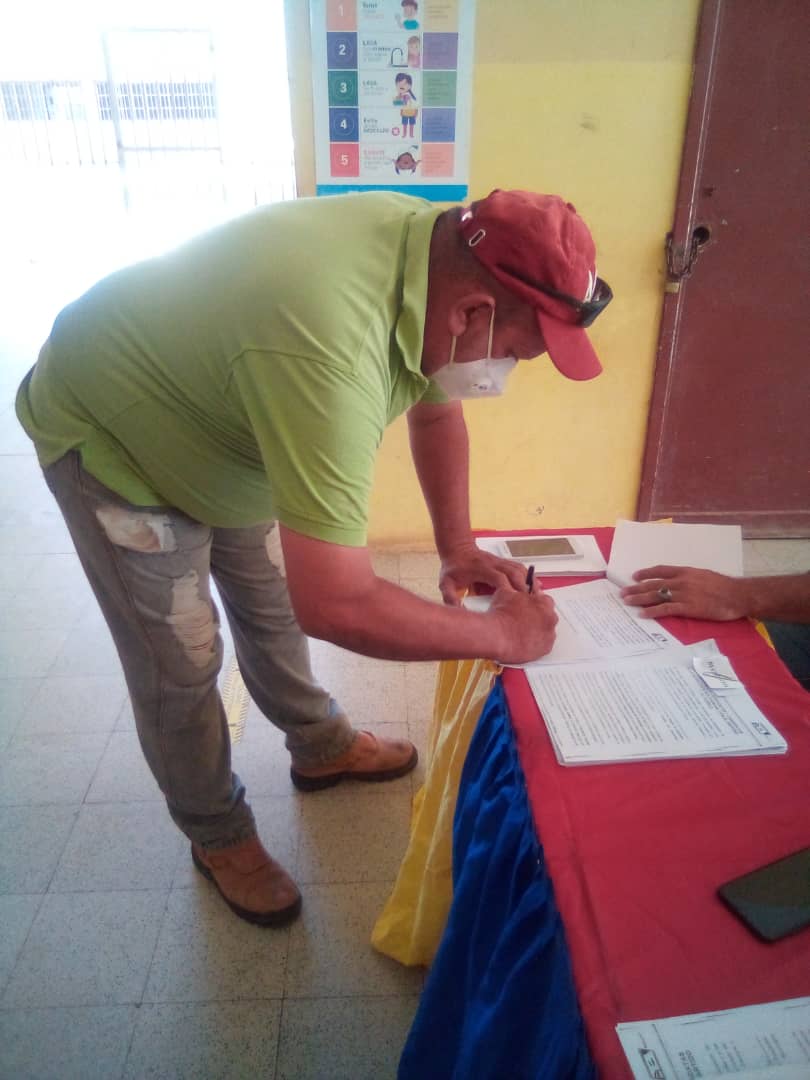 || FALCÓN ||

Precandidatas y precandidatos realizaron las firmas de las actas  de compromiso en un emotivo acto en el municipio Buchivacoa. 

#EpaPSUV