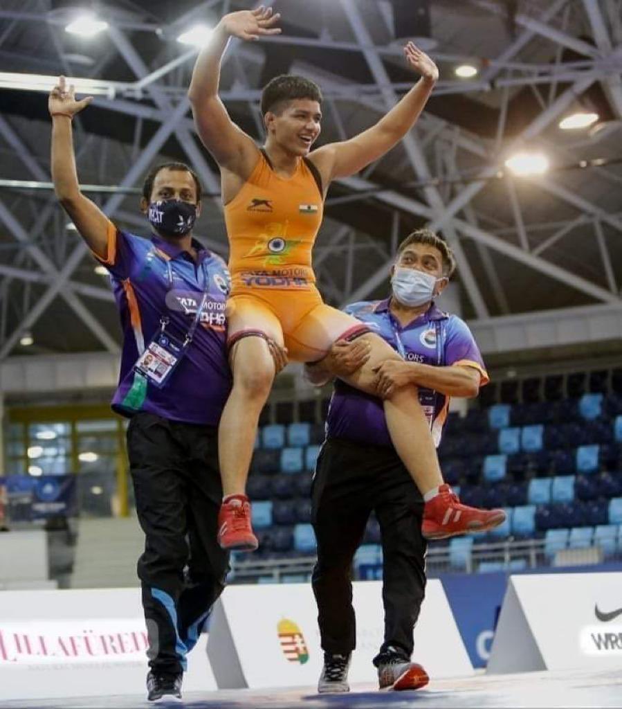 Indian Wrestler Priya Malik Wins Gold Medal At 2021 World Wrestling Championships in Hungary
#Wrestling

म्हारी छोरियां छोरों से कम हैं के 💪
#PriyaMalik