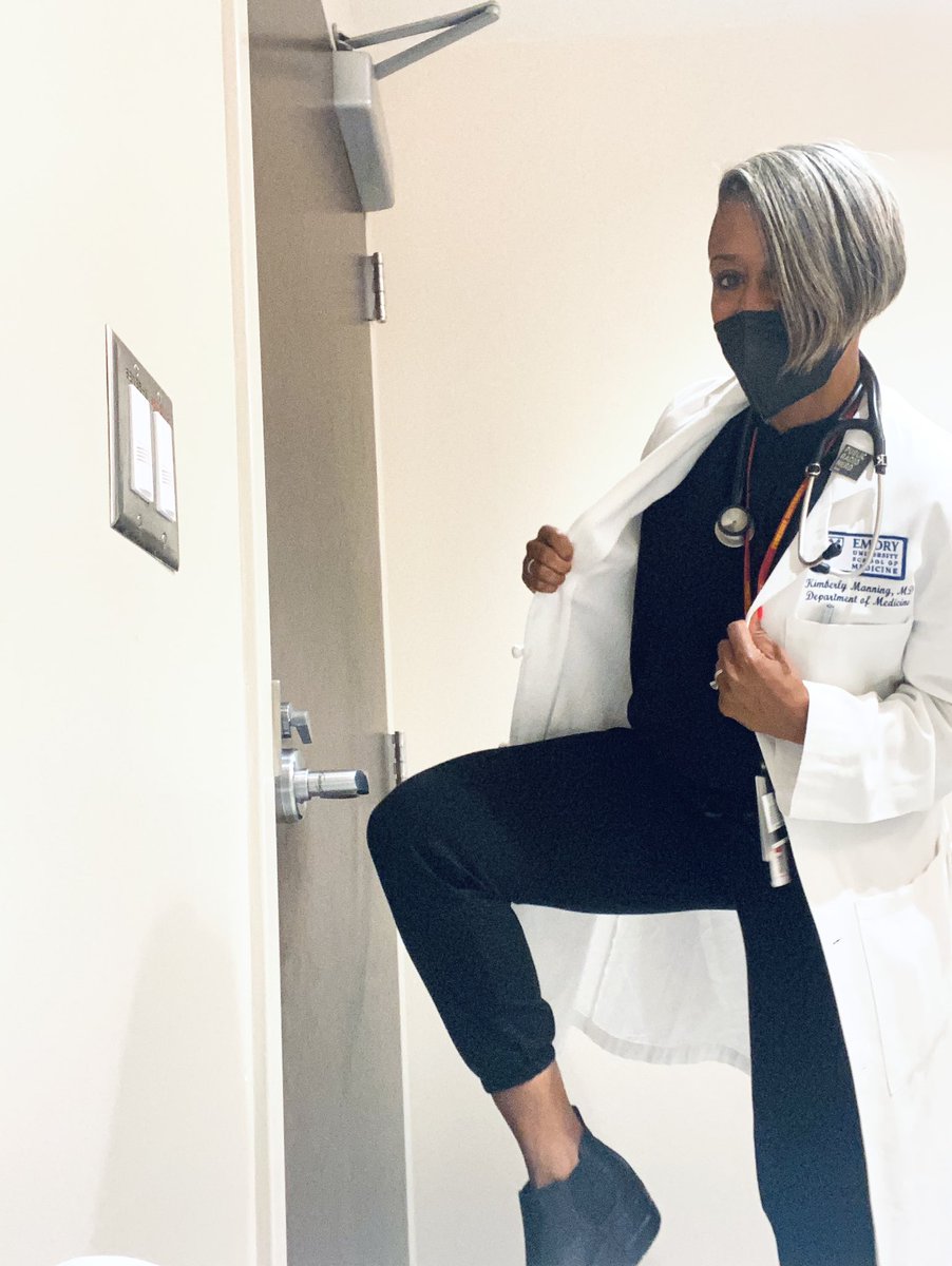 gradydoctor's tweet image. Teachable moment on rounds this weekend:

When our patient said they were in an #HBCU marching band used to be “hitting them 90’s.” 

Team: 🤔
Me: “90’s—as in the 90 degree angle the hip flexor makes when marching with HBCU bands.” 
Patient: “Yep.”

Then I demonstrated it.😂👊🏽🥁