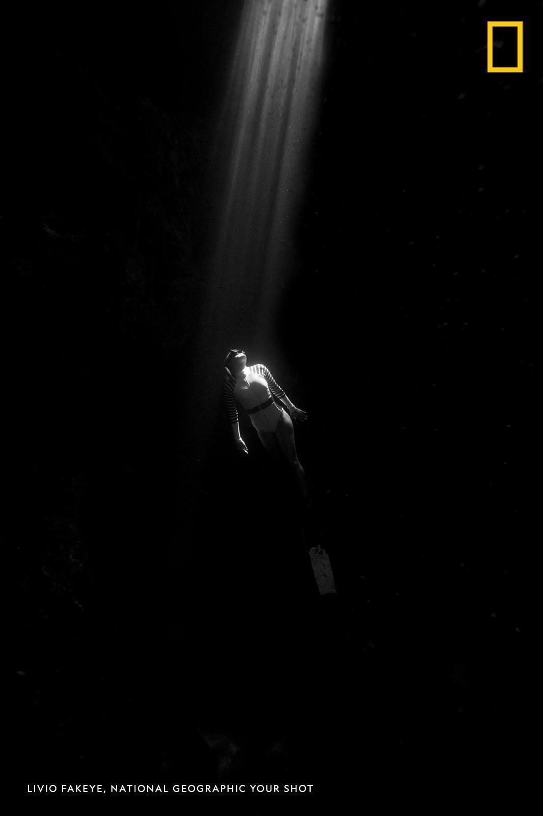 National Geographic Magazine on Twitter: "A ray of sunlight illuminates a  freediver as she navigates a flooded cave in this striking image captured by  Your Shot photographer Livio Fakeye. https://t.co/zRlC1mWDWj" / Twitter