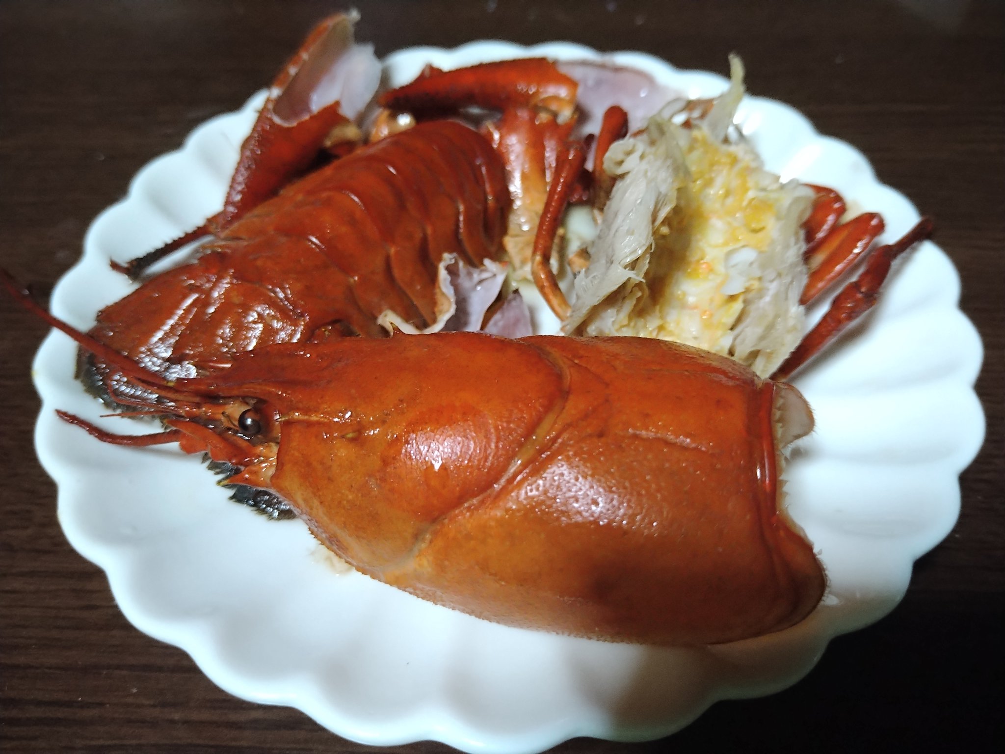 ぼんちゃん 捕獲したウチダザリガニは 塩茹ででいただきました 本当にロブスターと遜色ない味 美味しすぎて 身の写真撮り忘れるくらいに夢中で食べました 笑 皆で捕獲して美味しく食べるのが 生態系にも人間にも良いかもしれないですね T Co