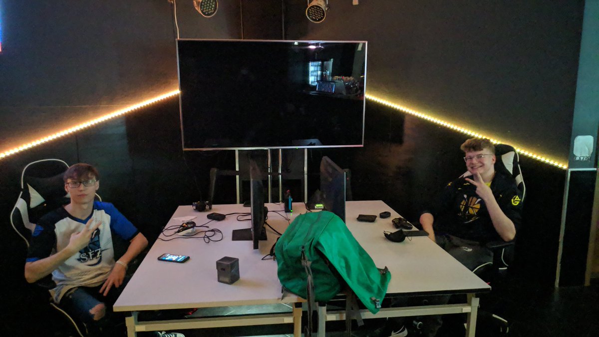YakumoSSB's tweet photo. SMASH CUP SUNDAY #01 @Clutch23DE 

Winner Finals
Special Guest @FloimarSSB vs @Zwirrklop33 

Loser Semis
@MoussaTrundle vs @DrSpottel 

SPÄTER 
Crewbattle @SFZsmash vs @SSB_JaM 

https://t.co/YMIgulX3rE
https://t.co/YMIgulX3rE
https://t.co/YMIgulX3rE https://t.co/lwfLOv4CLb