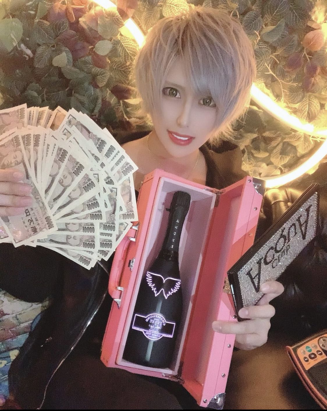 O Xrhsths 鳳条 咲輝 相互フォロー 100 Sto Twitter 今月あと6日しかない 今月立てた目標必ず達成したい ライバルにも勝ちたい ここを乗り切れるか乗り切れないか めがみさまーお願いしますなり 彡 大阪 ホスト ミナミ イケメン V系 V