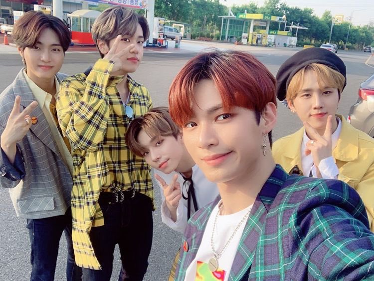 hangyeom96's tweet photo. i miss them so much it hurts ❤️‍🩹 https://t.co/tZCOSh28zm