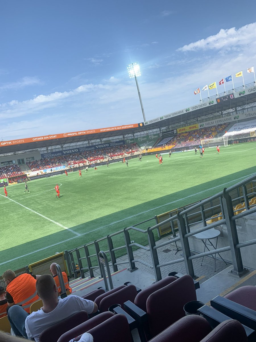 Mellemmandcom's tweet photo. Our Scandinavian Scout Karim Bader is attending todays SuperLiga game in Farum - Denmark, watching @FCNordsjaelland vs @AGFFodbold 

#mellemmand #scouting #football #scoutlab #fcnagf #sldk https://t.co/aizSzXDFPB