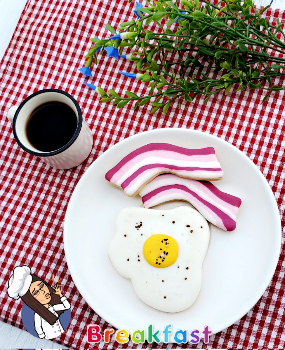 Good Morning 🪴 Breakfast Time 
#milmheart #buttercookies #royalicingcookies #eggs #bacon  Good Sunday #breakfast #delicious #Coffee #yummy