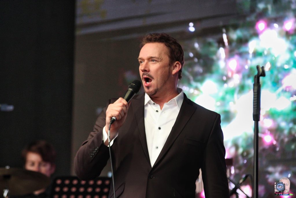 Hale Barns Carnival tweet media