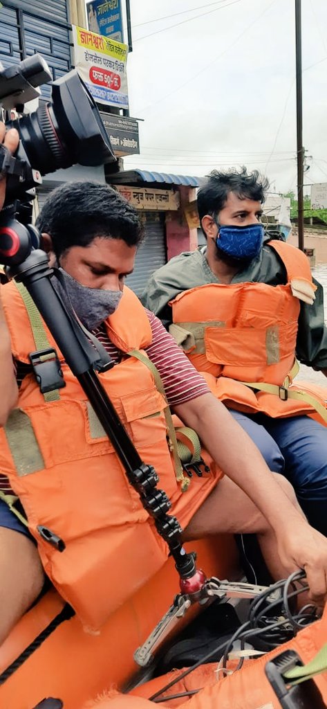 journo_aman's tweet photo. 3 days 3 location .
#Chiplun ,#Sangali, #Kolhapur.

#NonstopCoverage 
#MaharashtraFloods.
@watve_sandesh https://t.co/q9UfgYyQ11