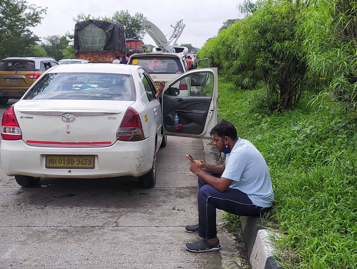 journo_aman's tweet photo. 3 days 3 location .
#Chiplun ,#Sangali, #Kolhapur.

#NonstopCoverage 
#MaharashtraFloods.
@watve_sandesh https://t.co/q9UfgYyQ11
