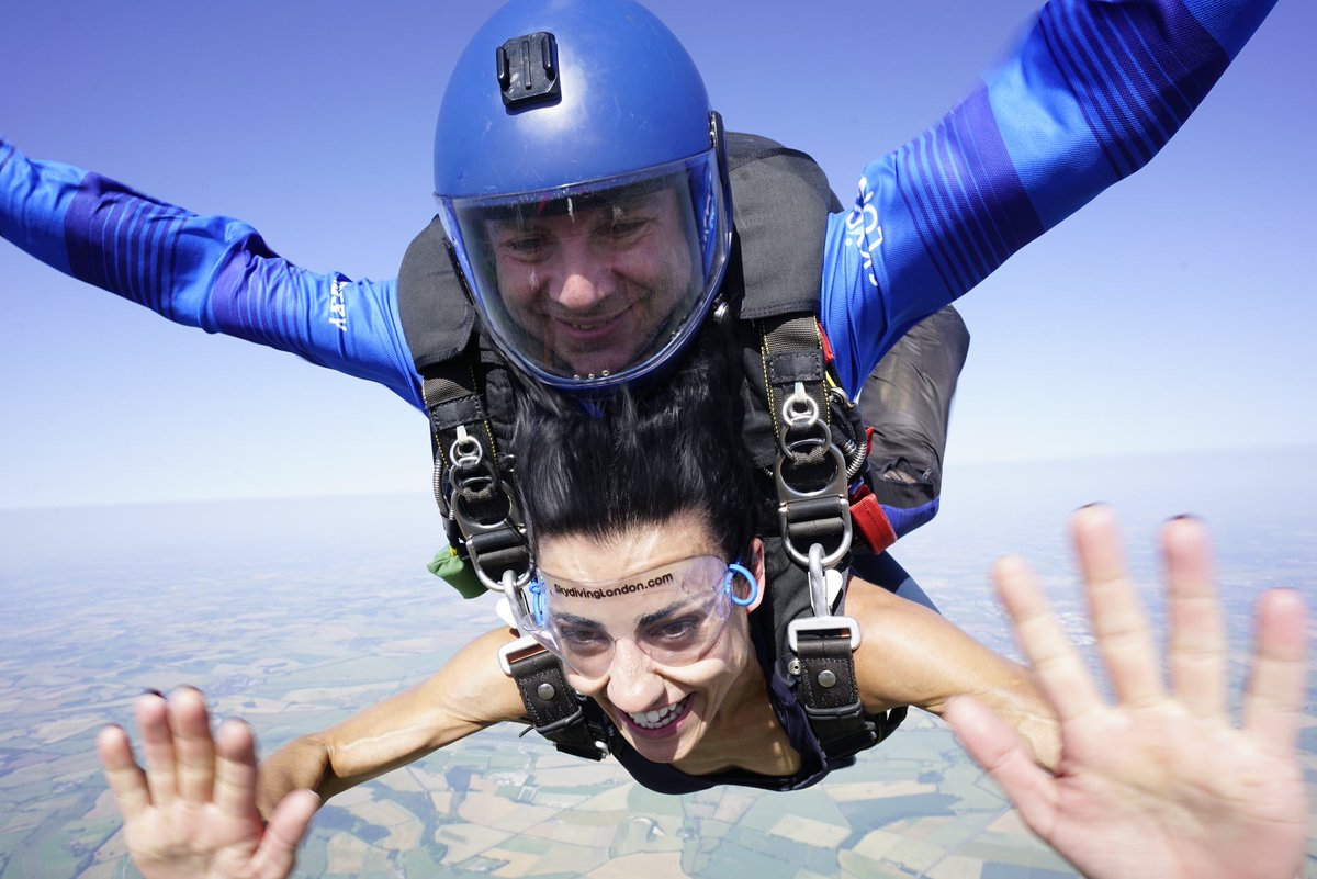 ukskydive's tweet photo. Your skydive perfectly captured by our freefall camerman Dorian Harwood❤️
Make sure you opt for the camera and stills package when you take your skydive!
#skydivinglondon #freefallcamera #dorz https://t.co/7zQAm3tsFh