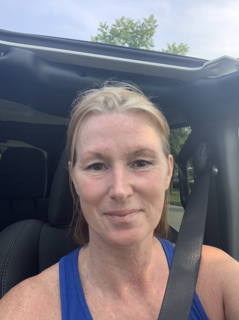 terrye_thorp's tweet image. How it started and how it’s goin’….
It’s gonna be a great day in sunny SC #Jeep #topsoff #happyplace @Jeep #stillNoNameForHer #jeephair