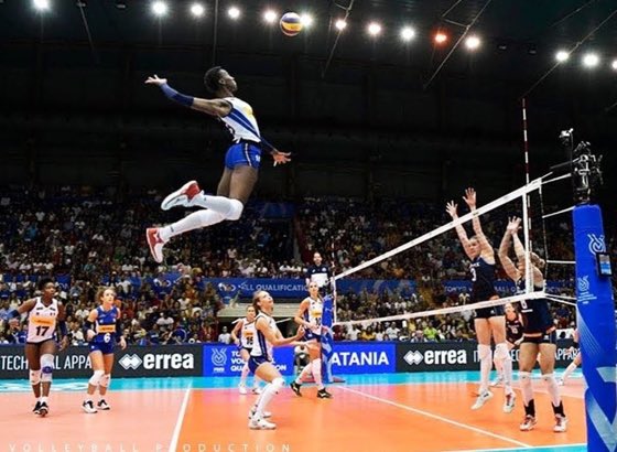 Meanwhile the best female volley player in the world Italian Paola Egonu is patrolling Japanese sky #Tokyo2020