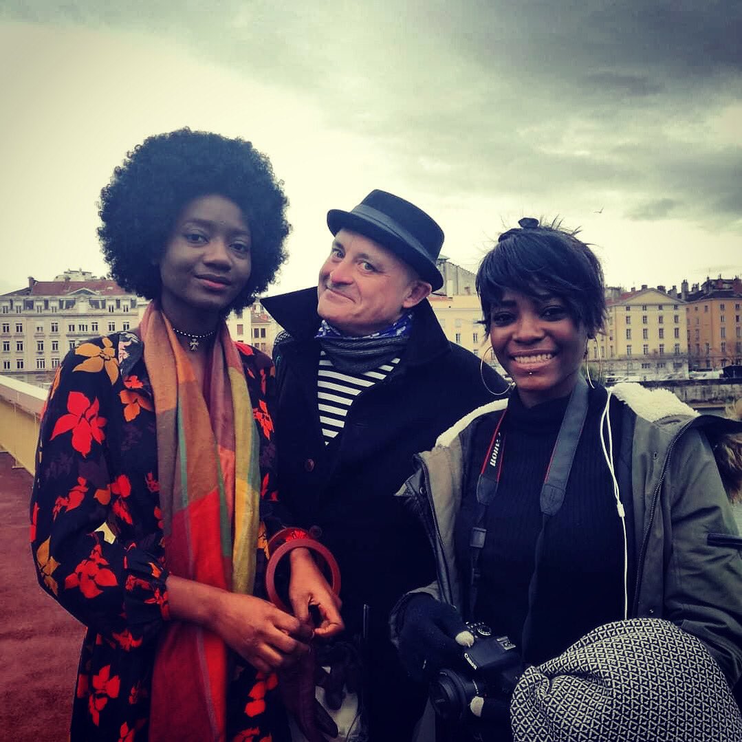 Amig@s, les contamos que desde hoy domingo a las 16:15 hrs por Mega, repetirán la temporada de “No me olvides…Platos chilenos por el Mundo” 🚀🇨🇱❤️