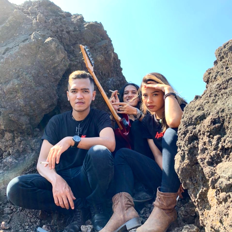 Nyopet aja yuk daripada mikirin PPKM