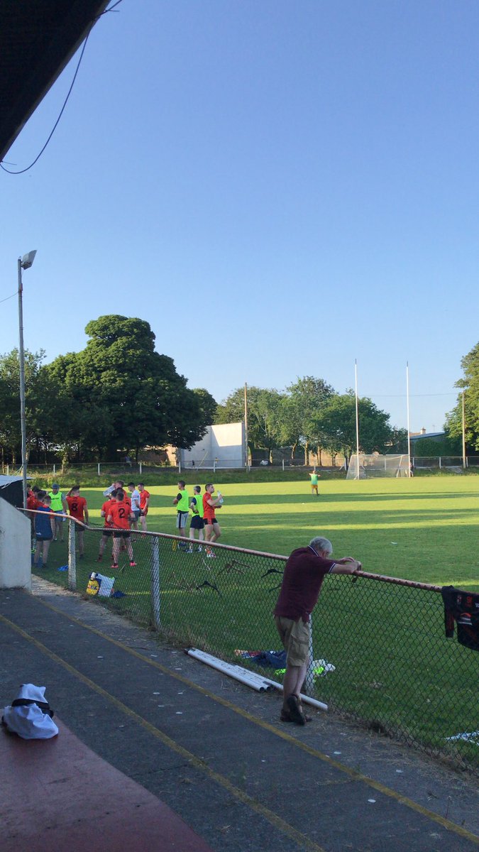 ElphinGAAClub's tweet photo. A wholesome weekend for Elphin Gaa. A tremendous win followed by a day out for the lads. More to come from these men⬛️🟧 #rosgaa https://t.co/Vqfjug4voF