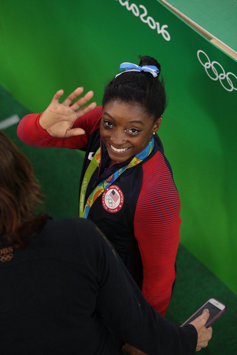 rettiwT delliK nolE tweet media