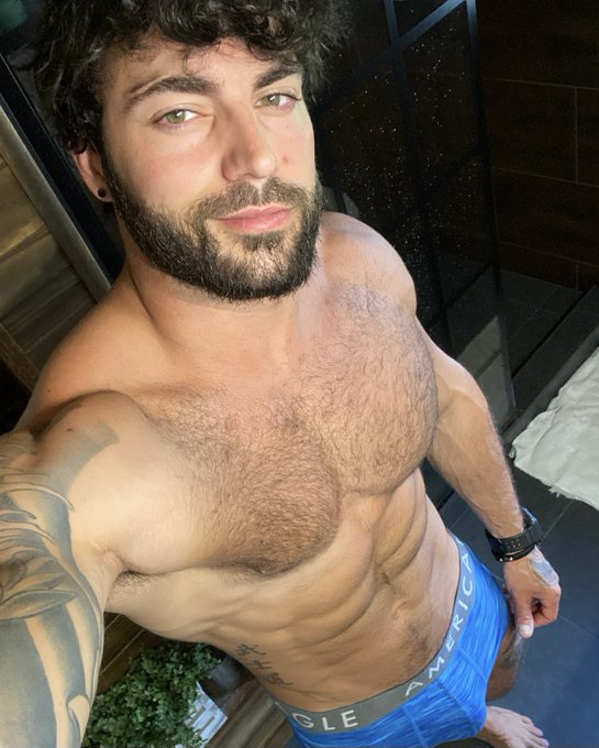 Good Morning! https://t.co/H89WSOiyHd