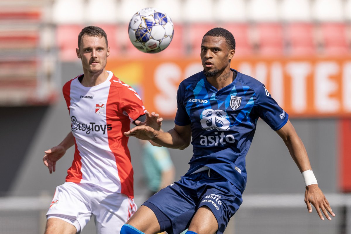 HeraclesAlmelo's tweet photo. โน ๐๐๐ก๐๐ ๐ช๐๐๐ฆ๐ง๐ฅ๐๐๐
Heracles Almelo verliest van FC Emmen.
#emmher | 4-1 | ๐ฒ https://t.co/j5ZIz2WjAz https://t.co/0Ps6yT7OkU