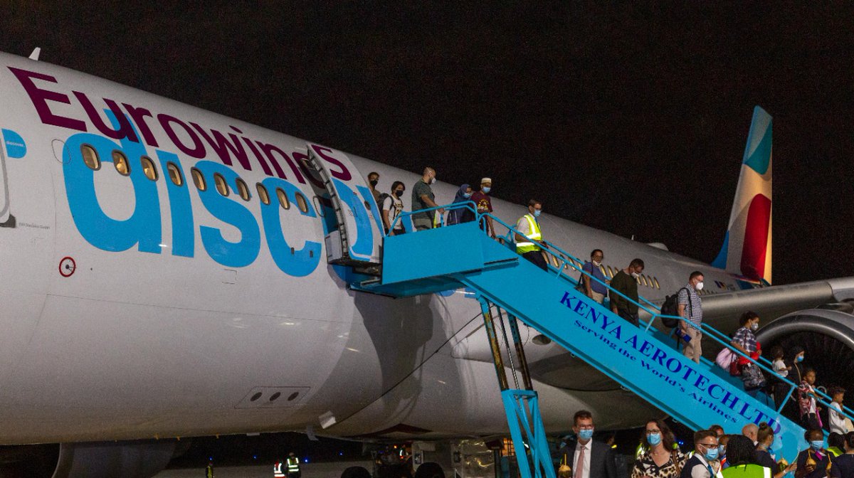 tunajibu's tweet photo. We are pleased to welcome 150 passengers in Mombasa - on Eurowings Discover, maiden flight; the newest leisure airline within the Lufthansa Group. Eurowings Discover will have two weekly flight services from Frankfurt, Germany to Mombasa, Kenya. #MagicalKenya 🇰🇪 https://t.co/zmUyrLfnAf