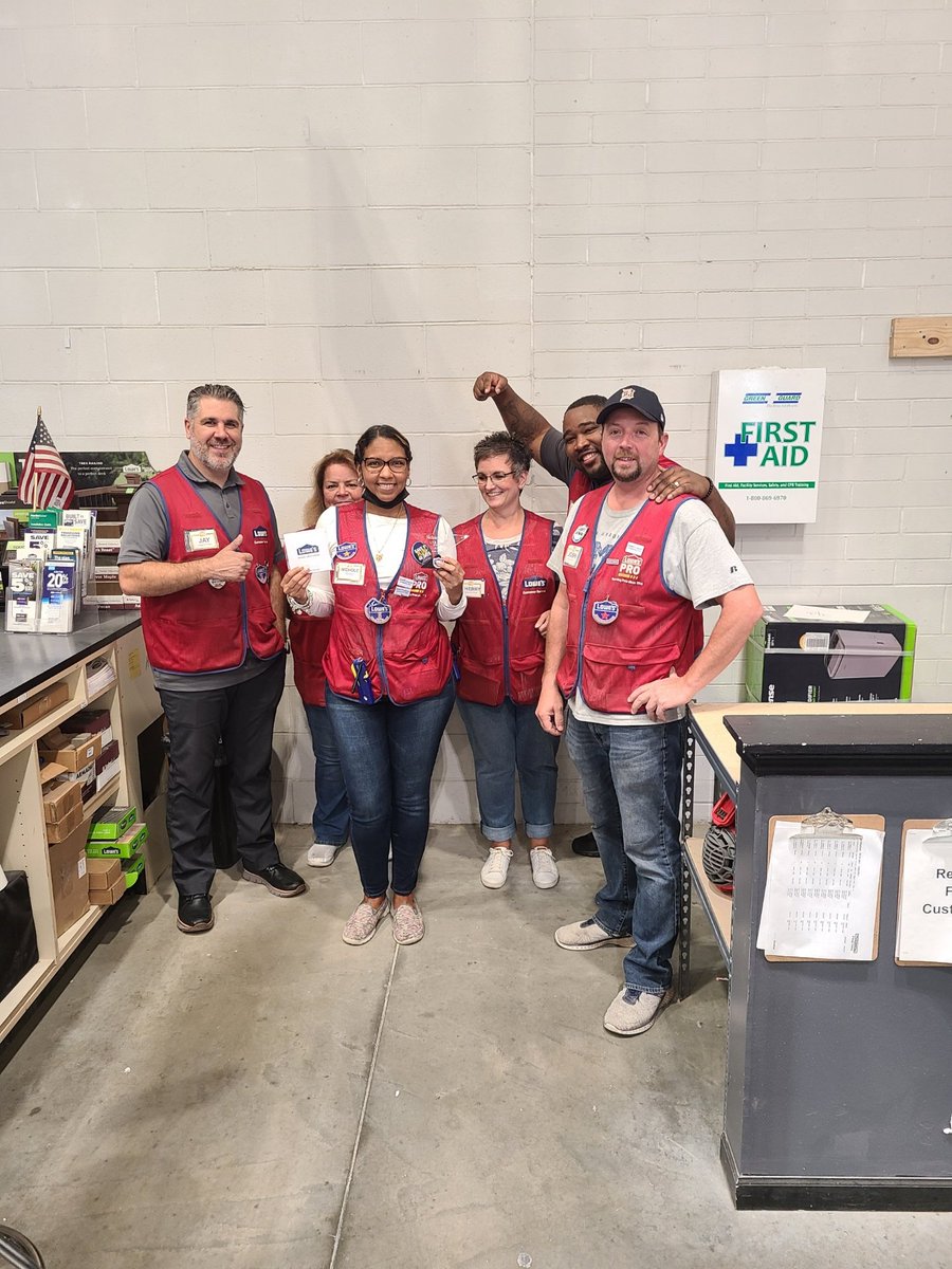AJQ1859's tweet photo. Nichole (PSS) for LTR- All Star, Ahmed (Fulfillment) as the Ops. associates of the Month. Bobby (Cashier) as the 3 time undisputed RWD champion! And Christine (Cashier) as the Cashier of the month with only 6 weeks on the front end!!! Great job to all!! https://t.co/1gHPQ8bztb
