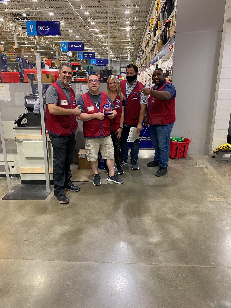 AJQ1859's tweet photo. Nichole (PSS) for LTR- All Star, Ahmed (Fulfillment) as the Ops. associates of the Month. Bobby (Cashier) as the 3 time undisputed RWD champion! And Christine (Cashier) as the Cashier of the month with only 6 weeks on the front end!!! Great job to all!! https://t.co/1gHPQ8bztb