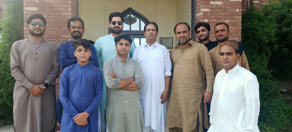 sultanrind24's tweet photo. میں جُھکا نہیں ، مَیں بکا نہیں
کہیں چُھپ چُھپا کے کھڑا نہیں
جو ڈٹے ہُوئے ہیں مَحاذ پر مُجھے اُن صفوں میں تلاش کر❤️✌️❤️
#StandWithSultanRind https://t.co/V1HnfV3QaJ