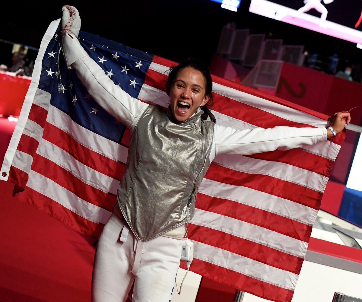 TLS alum, Lee Kiefer ‘08, becomes the first #TeamUSA  athlete to win Olympic Gold in Women’s Individual Foil in Olympic history 🥇🇺🇸